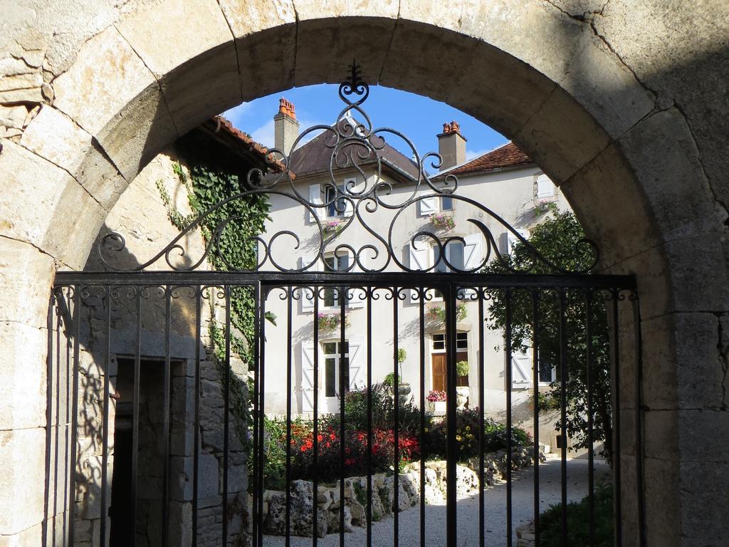 Bed and Breakfast Le Bailli De Montsaugeon Экстерьер фото