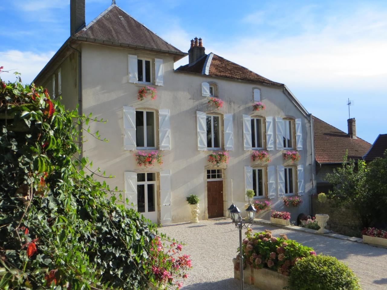 Bed and Breakfast Le Bailli De Montsaugeon Экстерьер фото